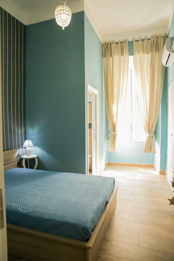 Casa Cairoli Hotel Наполи Екстериор снимка